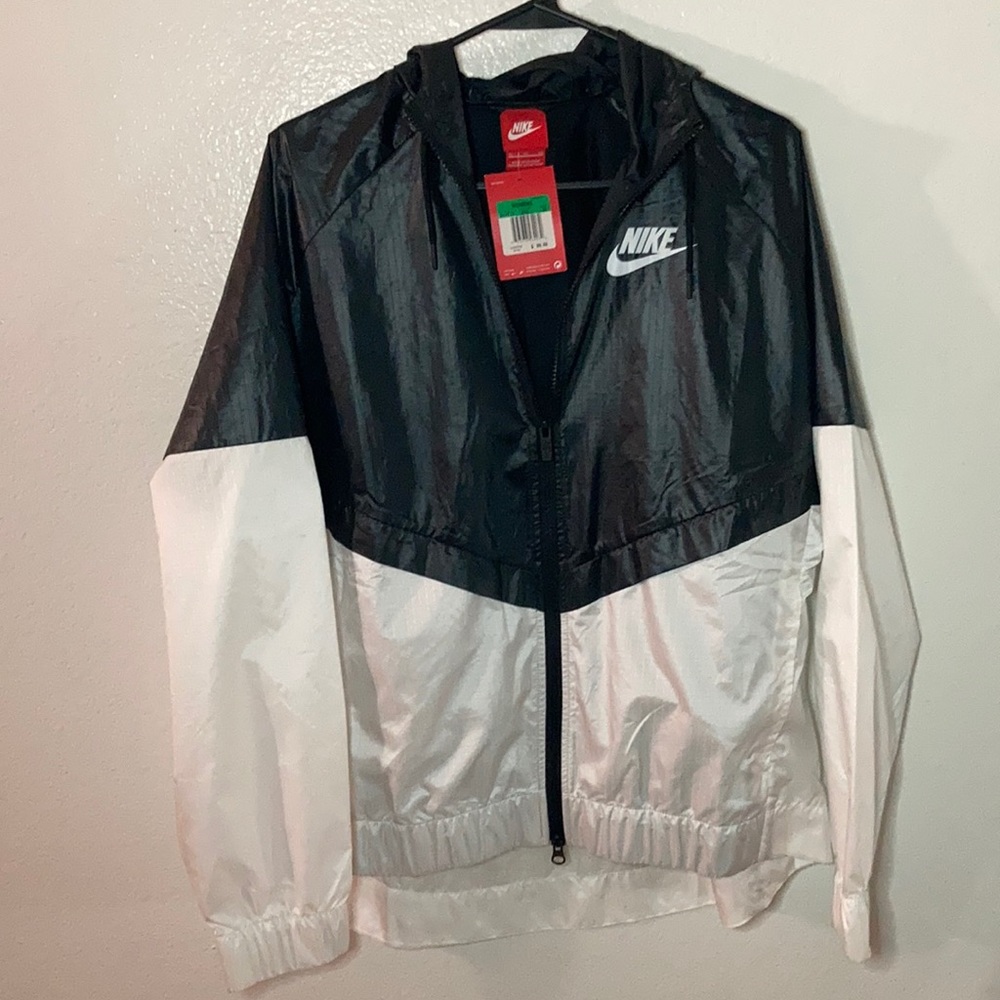 NWT nike windbreaker